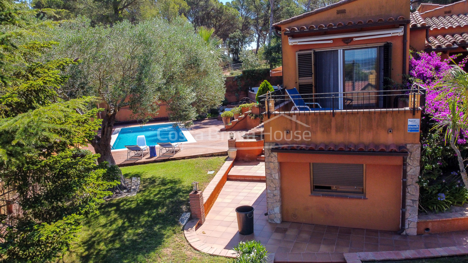 House with garden and pool in Llafranc, near the beach