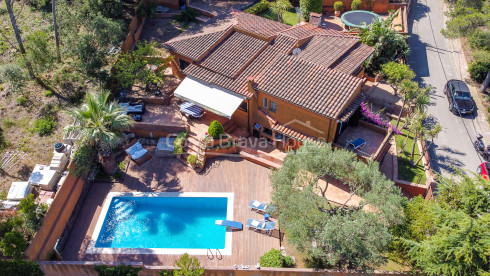 House with garden and pool in Llafranc, near the beach