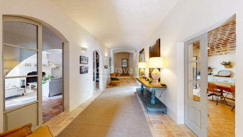 Spectaculair stenen huis in Cruilles