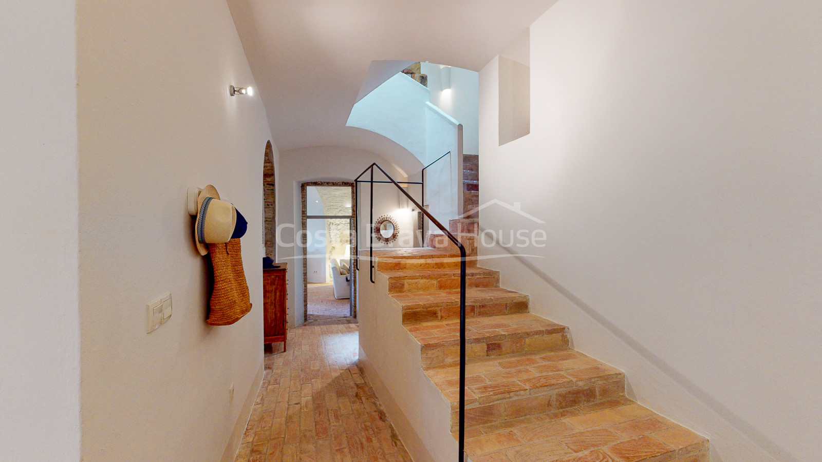 Spectaculair stenen huis in Cruilles