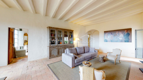 Spectaculair stenen huis in Cruilles