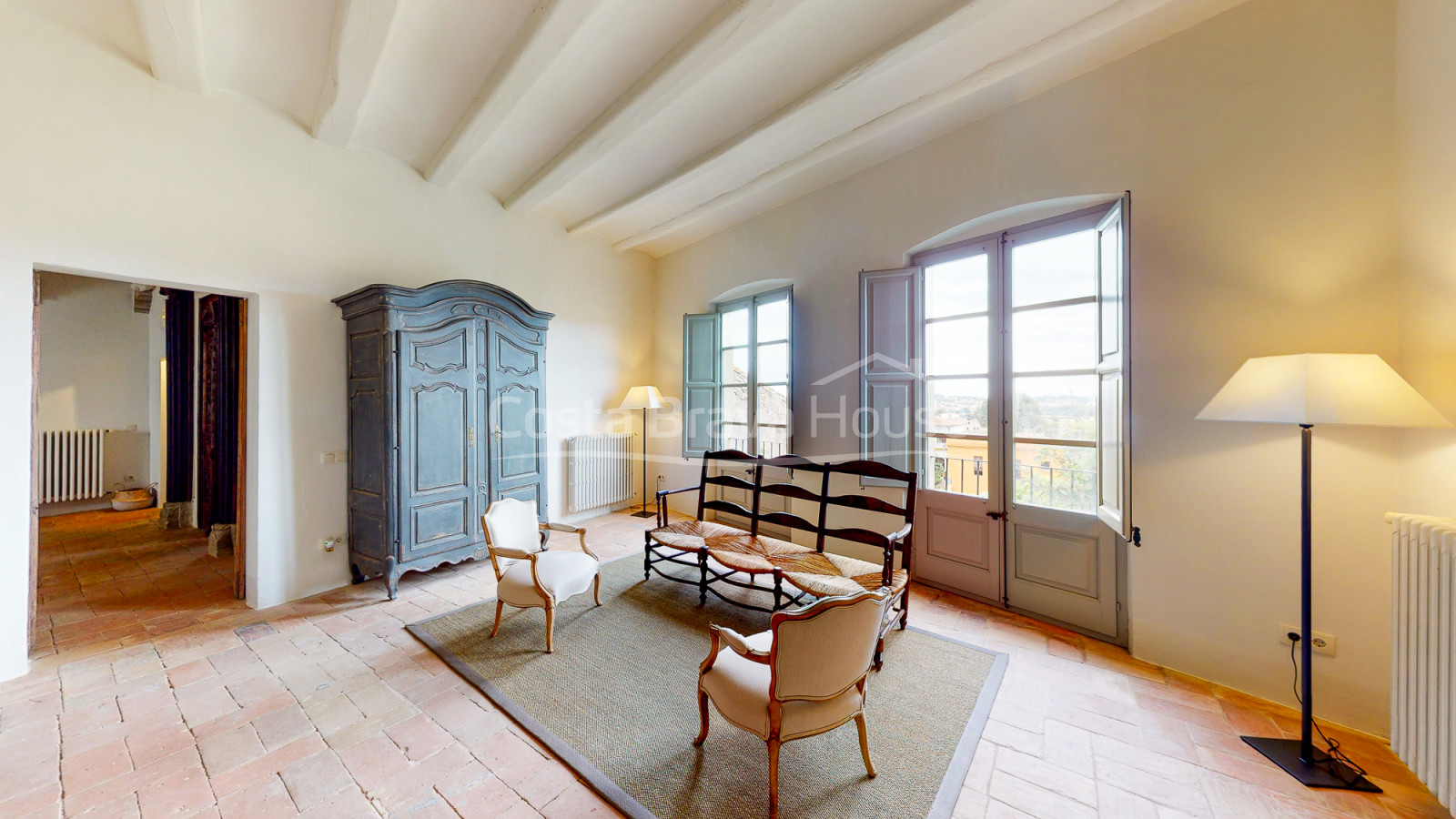 Spectaculair stenen huis in Cruilles