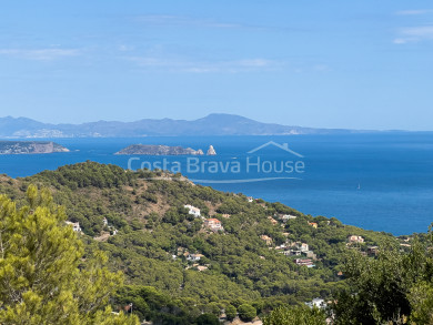 Terreny a Sa Tuna (Begur), a la part més alta de la Borna, amb espectaculars vistes panoràmiques