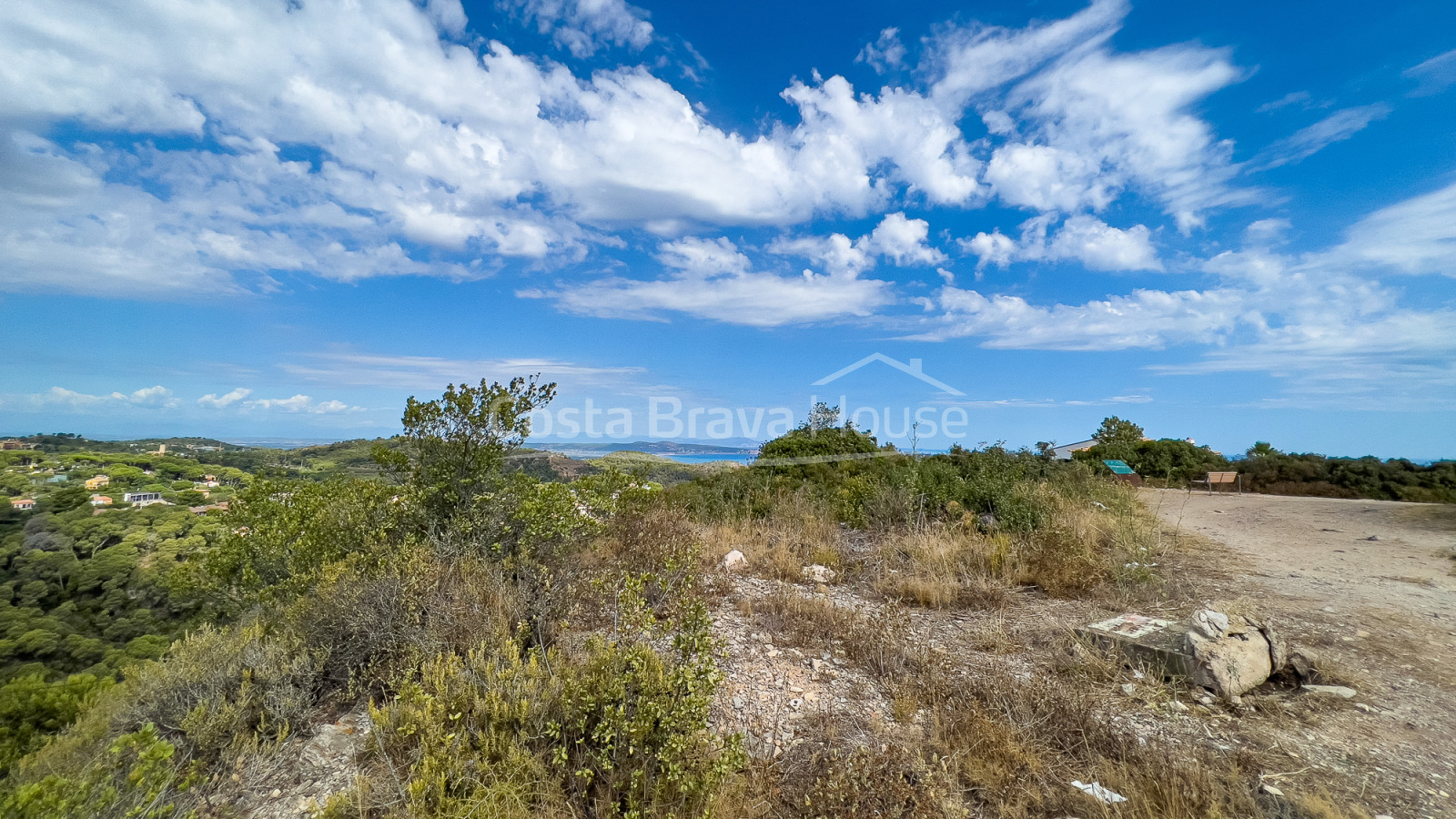 Plot with sea views in Begur Sa Tuna La Borna