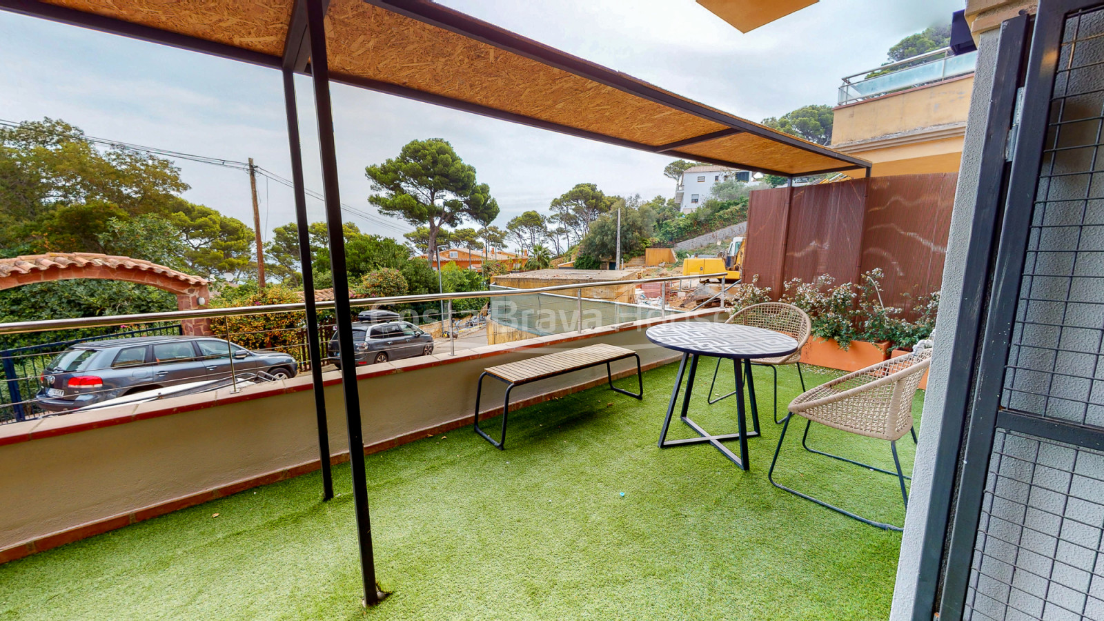 New construction apartment between Begur and Pals with sea views, pool and garage