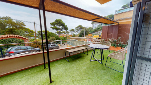New construction apartment between Begur and Pals with sea views, pool and garage