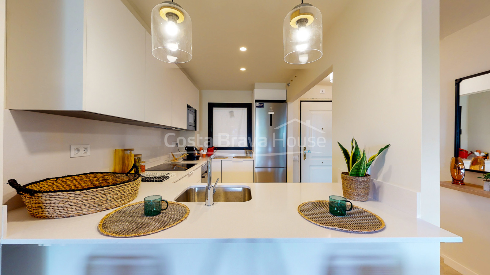 New construction apartment between Begur and Pals with sea views, pool and garage
