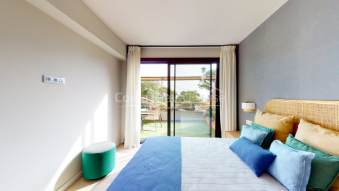 New construction apartment between Begur and Pals with sea views, pool and garage