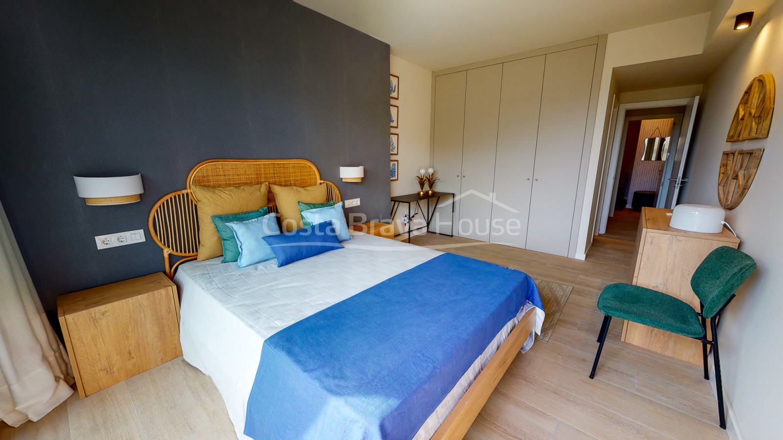 New construction apartment between Begur and Pals with sea views, pool and garage
