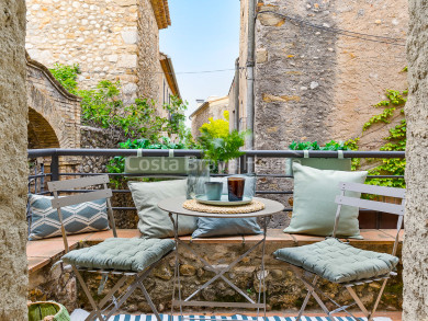 Charming village house renovated with exquisite taste from an 18th century barnin the centre of Vilaür, Alt Empordà