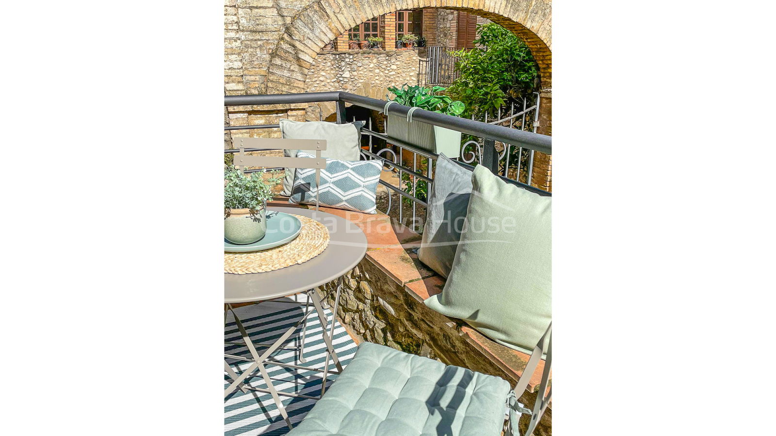 Charming stone house in the center of Vilaür, Alt Empordà