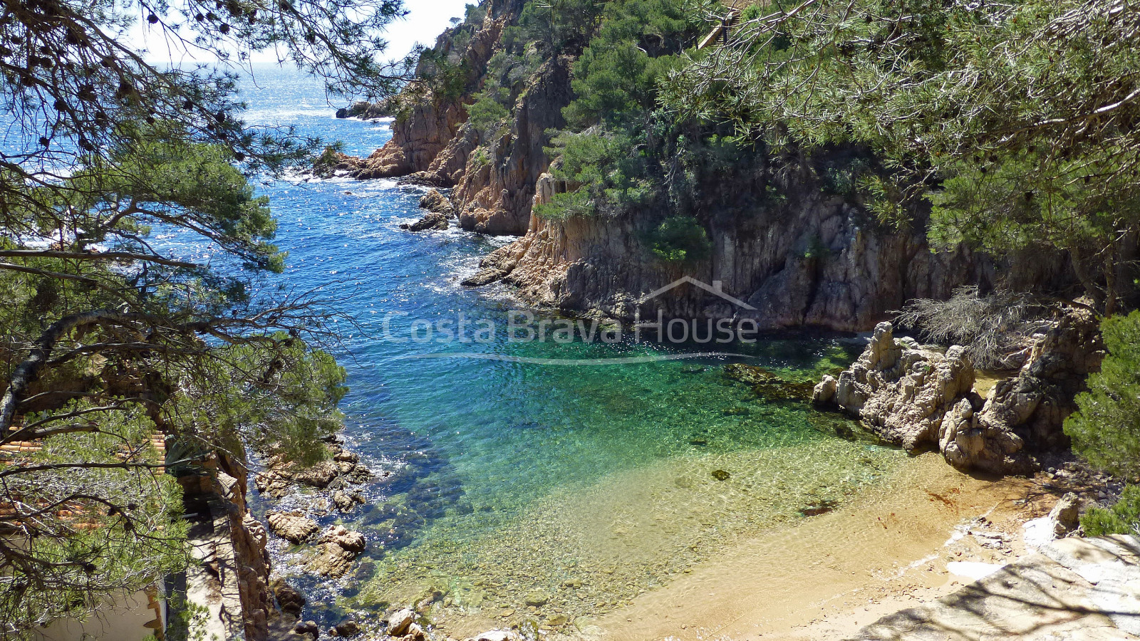 Hotel de 8 habitaciones en venta en Tamariu, Costa Brava