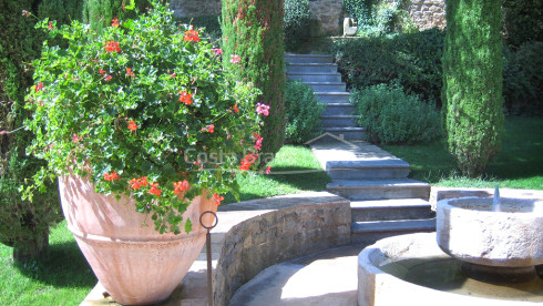 Perfect gerestaureerd kasteel uit de 13e eeuw te koop in de Baix Empordà