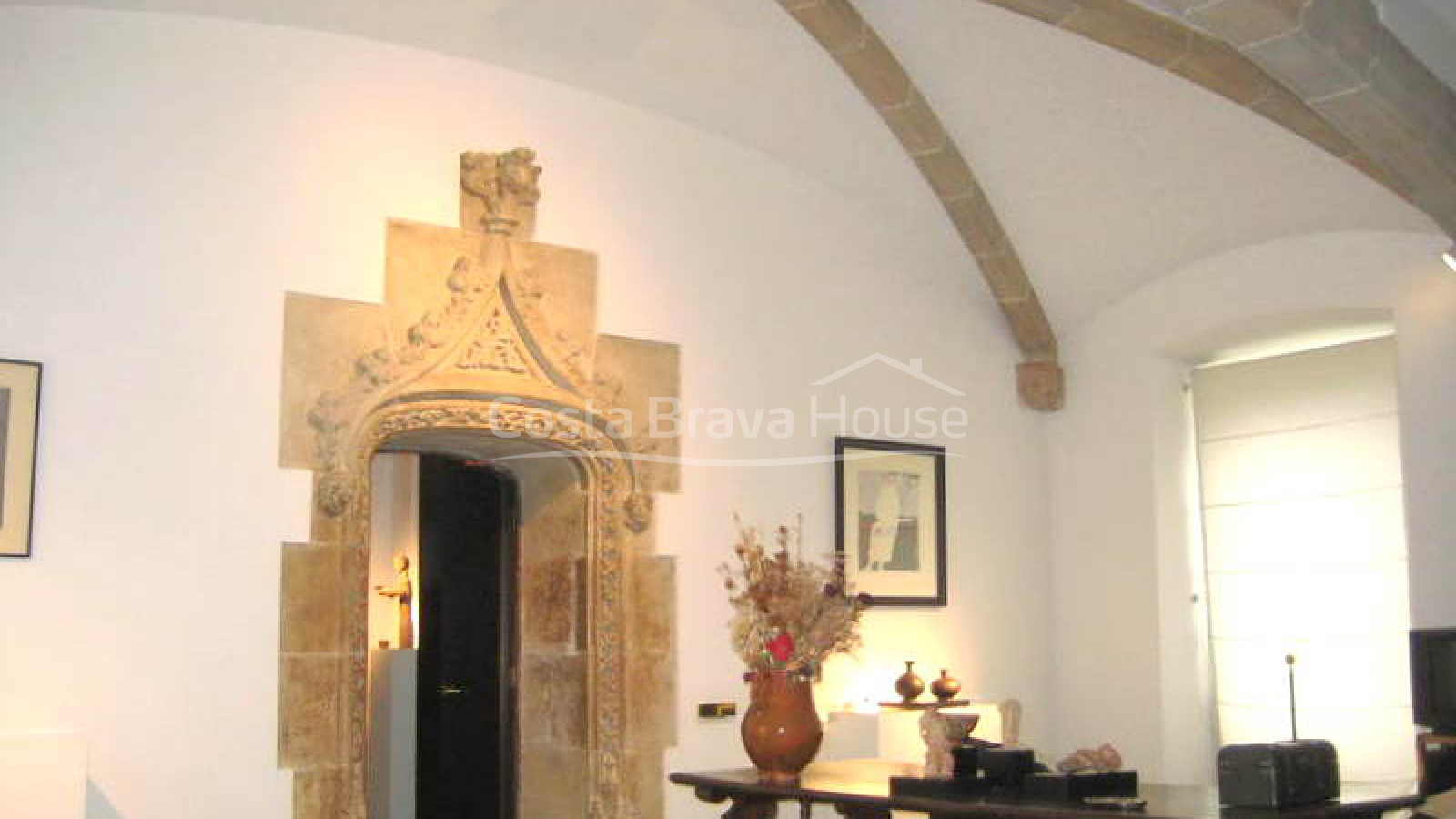 Perfect gerestaureerd kasteel uit de 13e eeuw te koop in de Baix Empordà