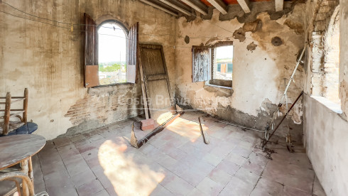 Stone house to reform in the center of Peratallada