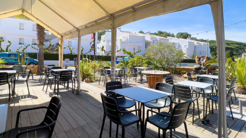 Aparthotel met 6 appartementen te koop aan het strand van Pals