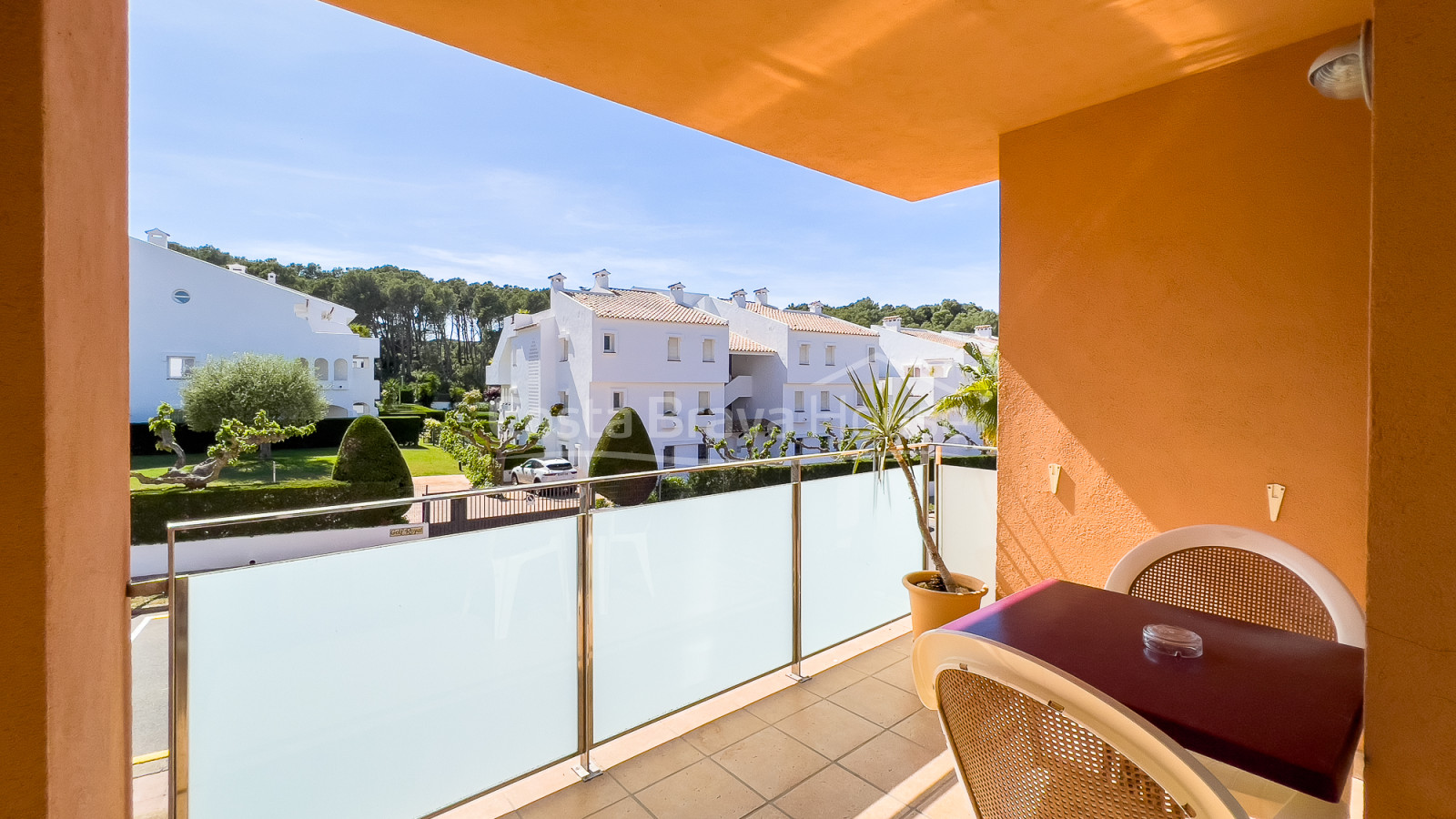 Aparthotel met 6 appartementen te koop aan het strand van Pals