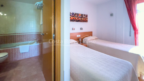 Aparthotel met 6 appartementen te koop aan het strand van Pals