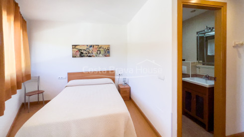 Aparthotel met 6 appartementen te koop aan het strand van Pals