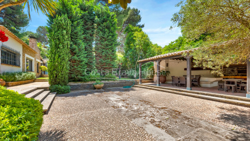 Villa de lujo en Llafranc a solo unos pasos de la playa y puerto náutico