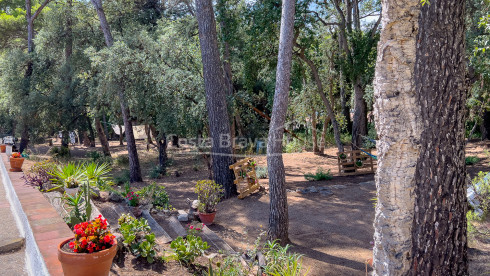Maison méditerranéenne avec patio-jardin à 10 min à pied de la plage de Tamariu