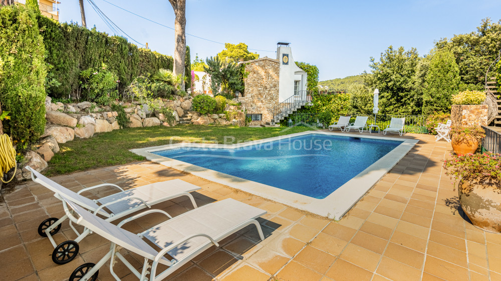 House with pool in Llafranc just 500 m from the beach