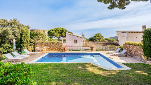 Casa con piscina en Llafranc a solamente 500 m de la playa