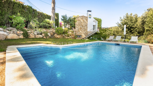 House with pool in Llafranc just 500 m from the beach