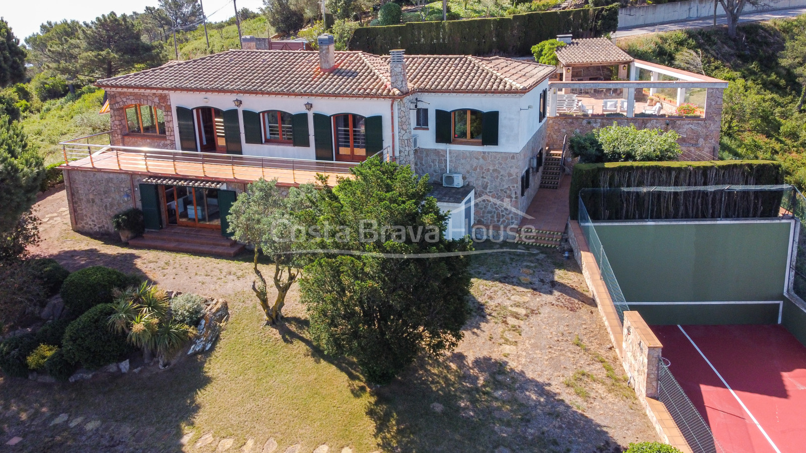 Casa con impresionantes vistas al mar en venta en Begur