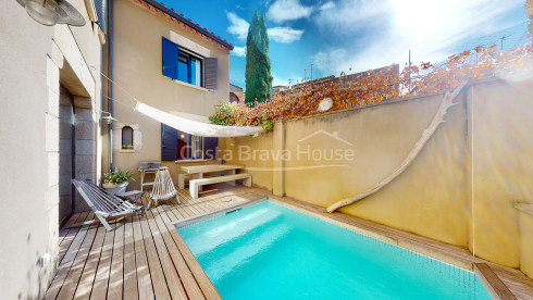 Charming renovated house for sale in Peralada