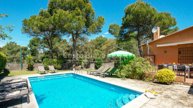 House with pool and garden in Llafranc, 5 minutes by car from the beach