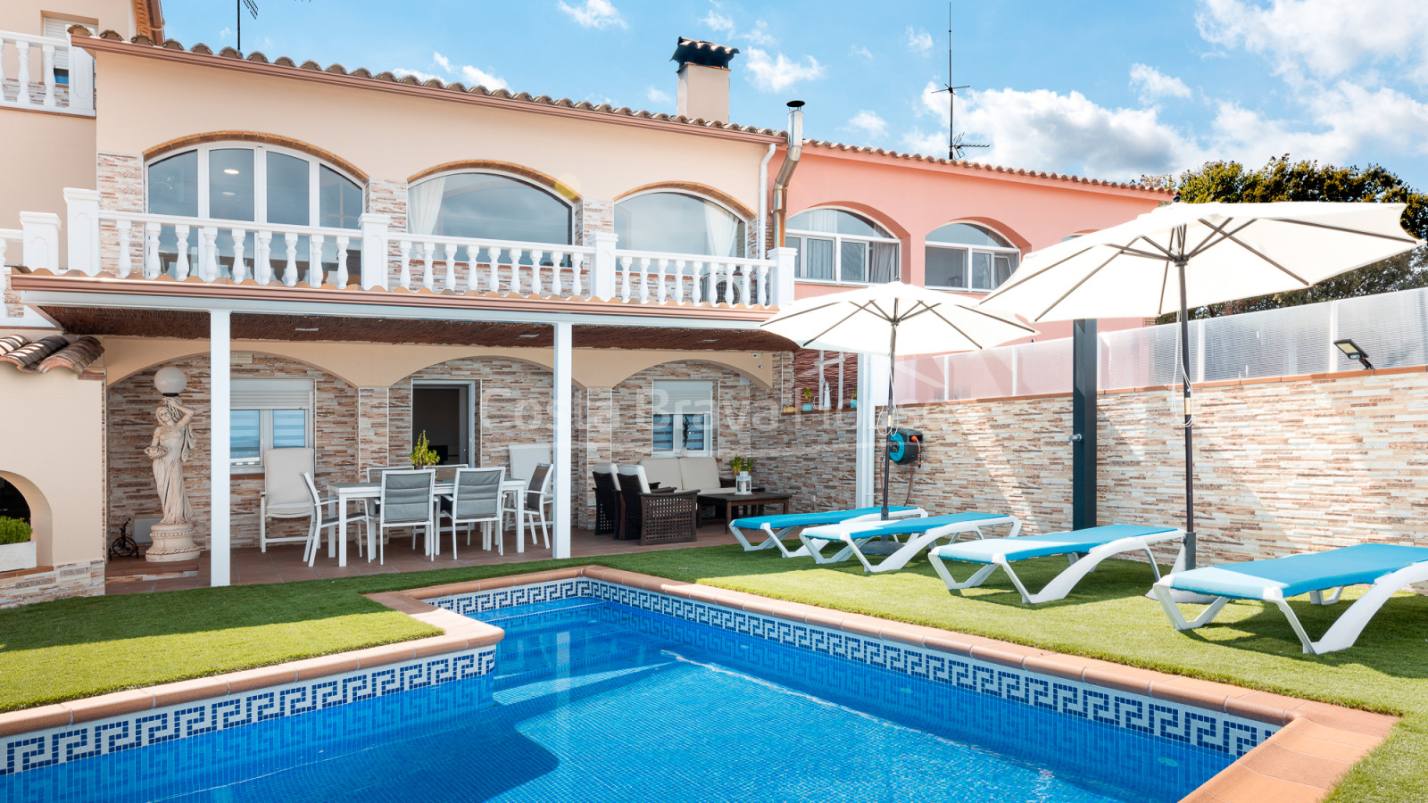 Casa amb piscina a Pals, urbanització Mas Tomasi