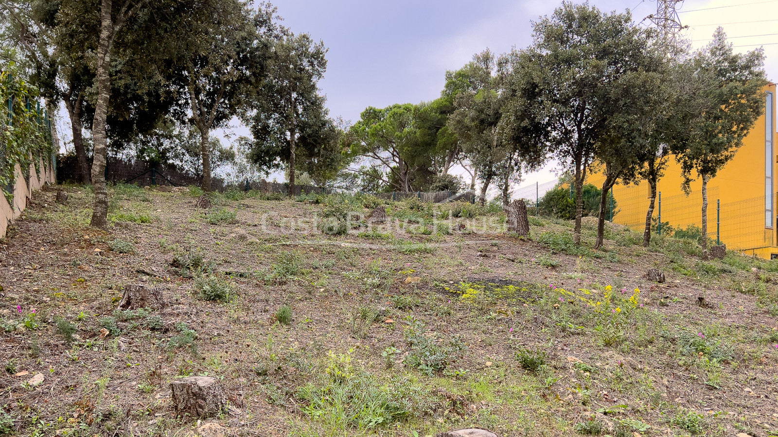 Terreno a 2 minutos del centro de Begur