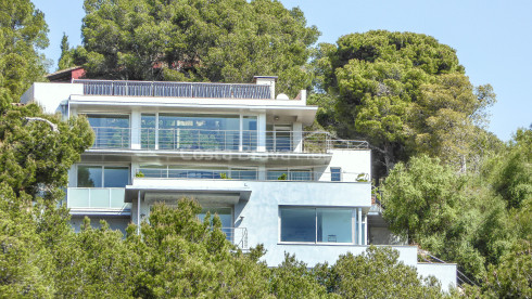 Moderne villa de luxe avec vue mer et piscine à vendre à Tamariu