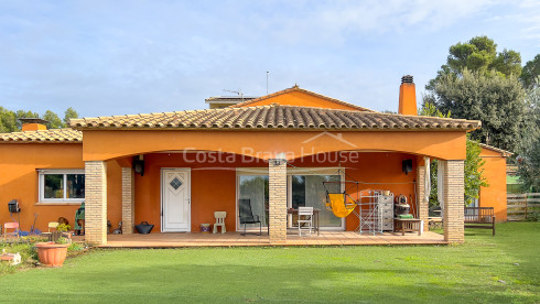 Maison avec jardin à vendre dans l'urbanisation Residencial Begur