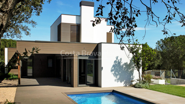 Moderna casa de lujo en Calella Palafrugell con jardín y piscina