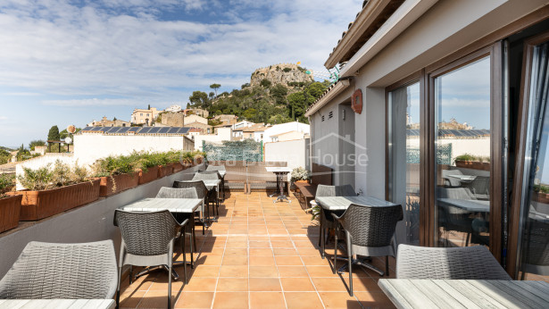 Boutique hotel in refurbished Indian mansion in the centre of Begur