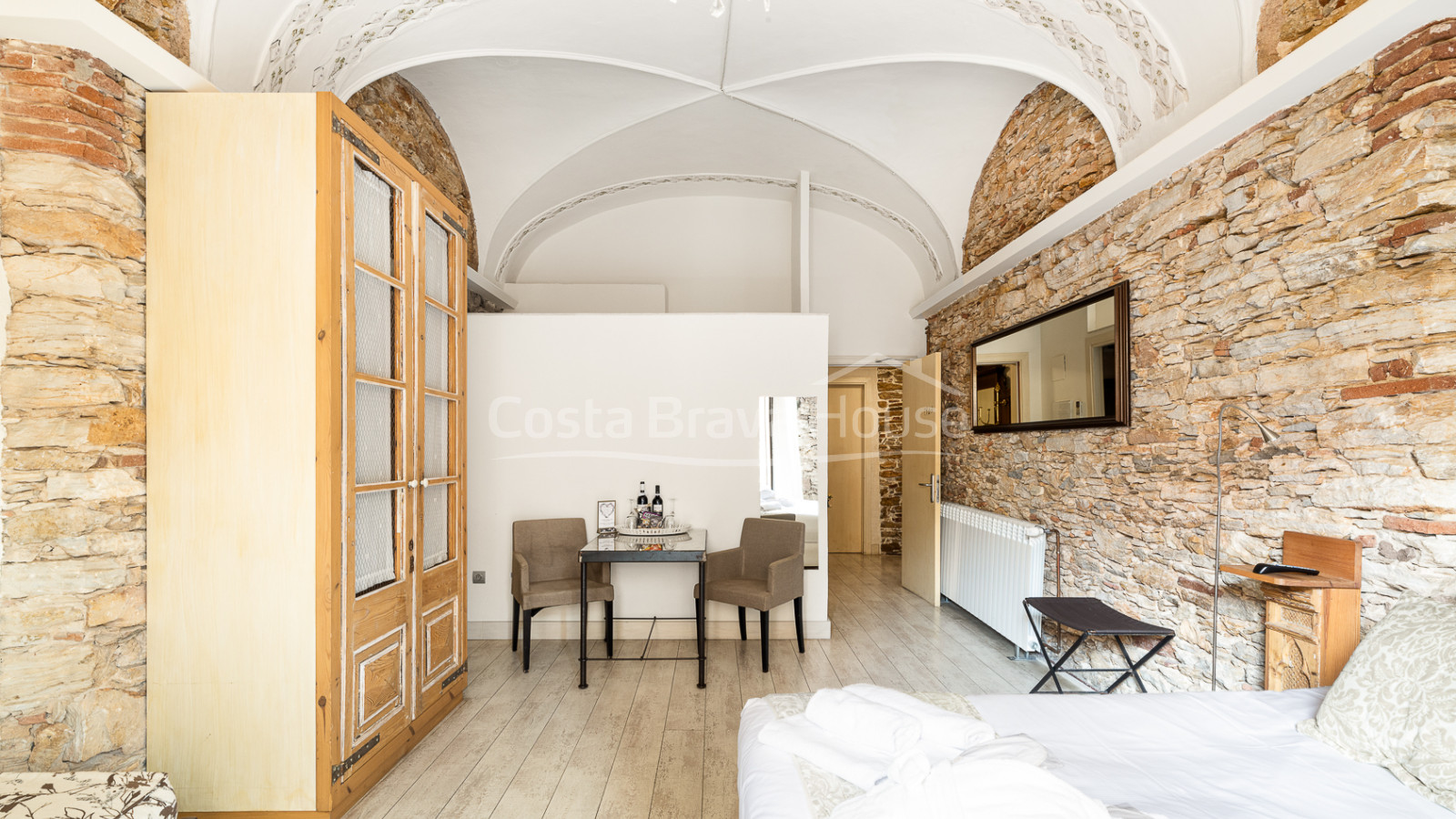 Boutique hotel in refurbished Indian mansion in the centre of Begur