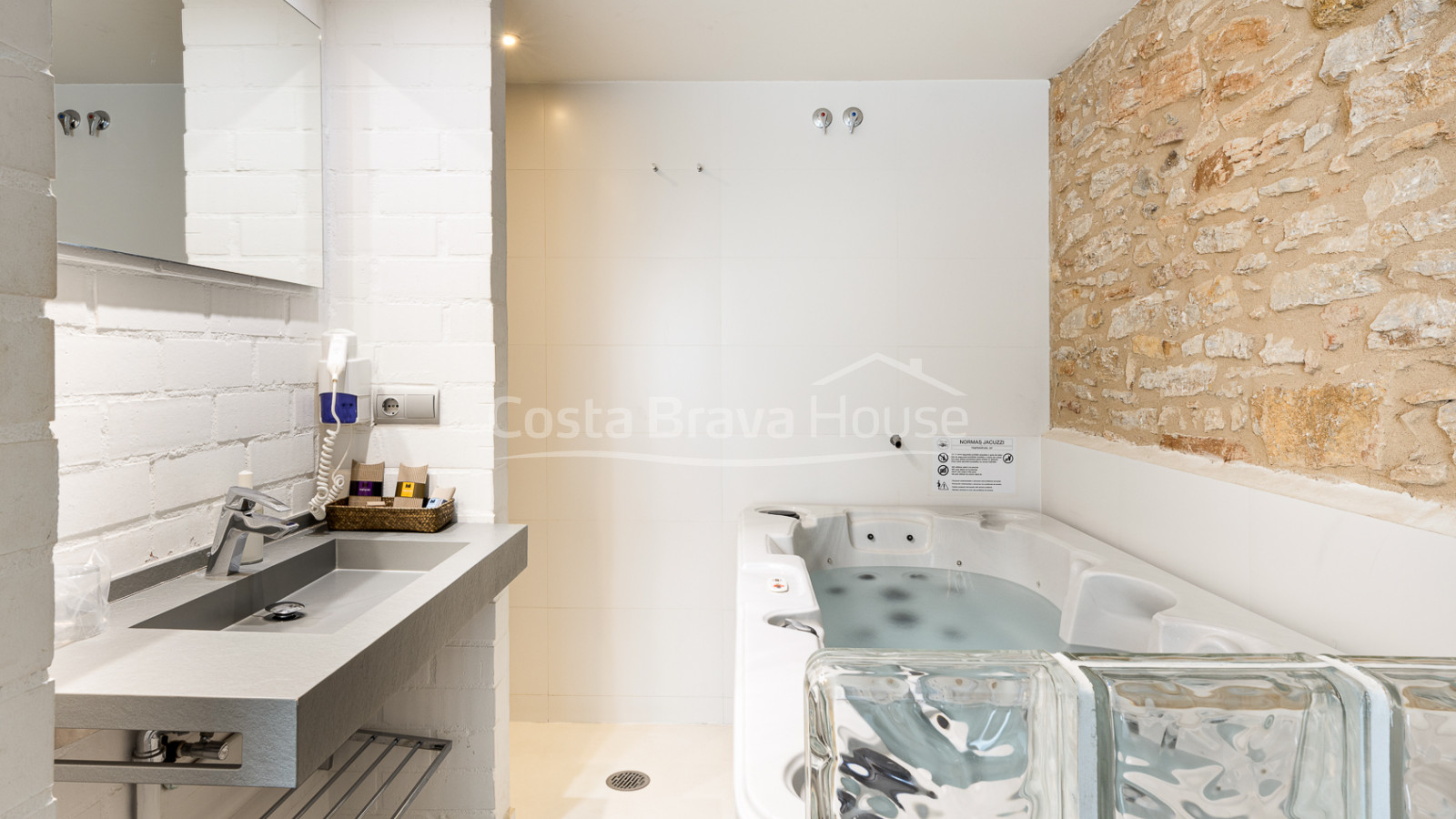 Hôtel de charme dans un manoir indien rénové, au centre de Begur.
