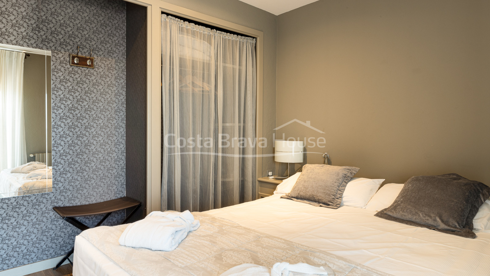 Hotel boutique en mansió indiana reformada al centre de Begur