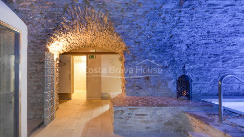 Boutique hotel in refurbished Indian mansion in the centre of Begur