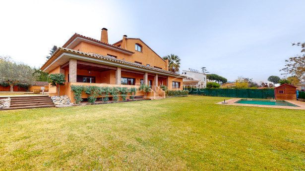 Villa de lujo con jardín y piscina en Mont-ras