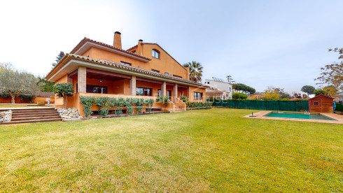 Villa de luxe avec jardin et piscine à Mont-ras