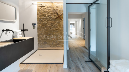 Casa de pueblo reformada con gusto exquisito en Monells, Baix Empordà