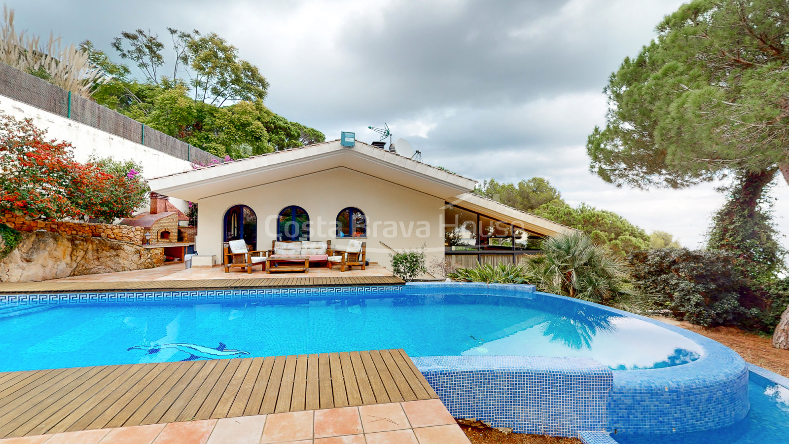 Casa con increíbles vistas al mar y piscina en Sant Feliu Guíxols