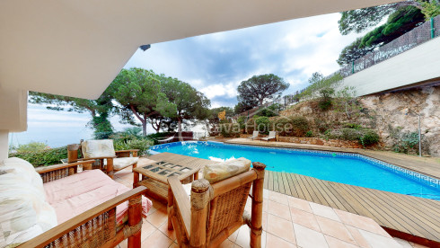 Casa con increíbles vistas al mar y piscina en Sant Feliu Guíxols