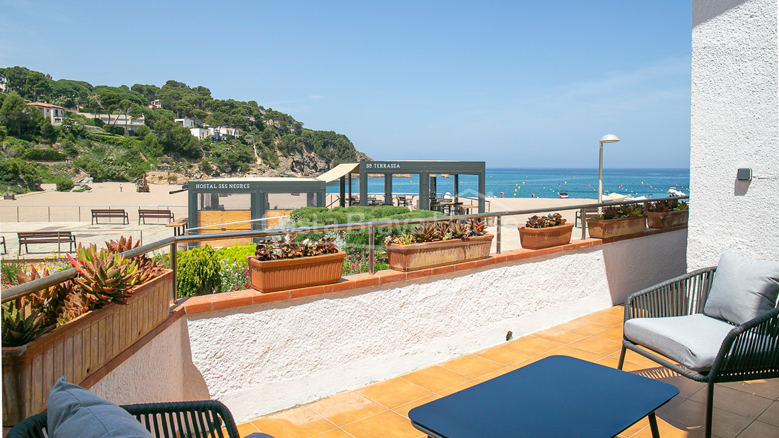 Propietat única a primera línia de platja en venda Sa Riera, Begur
