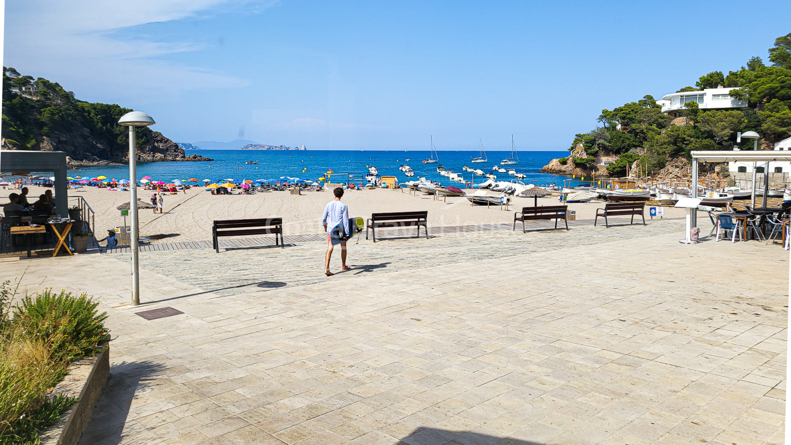 Propietat única a primera línia de platja en venda Sa Riera, Begur