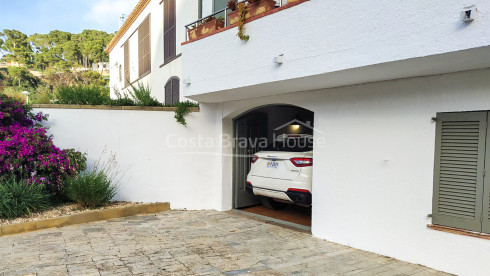Propietat única a primera línia de platja en venda Sa Riera, Begur