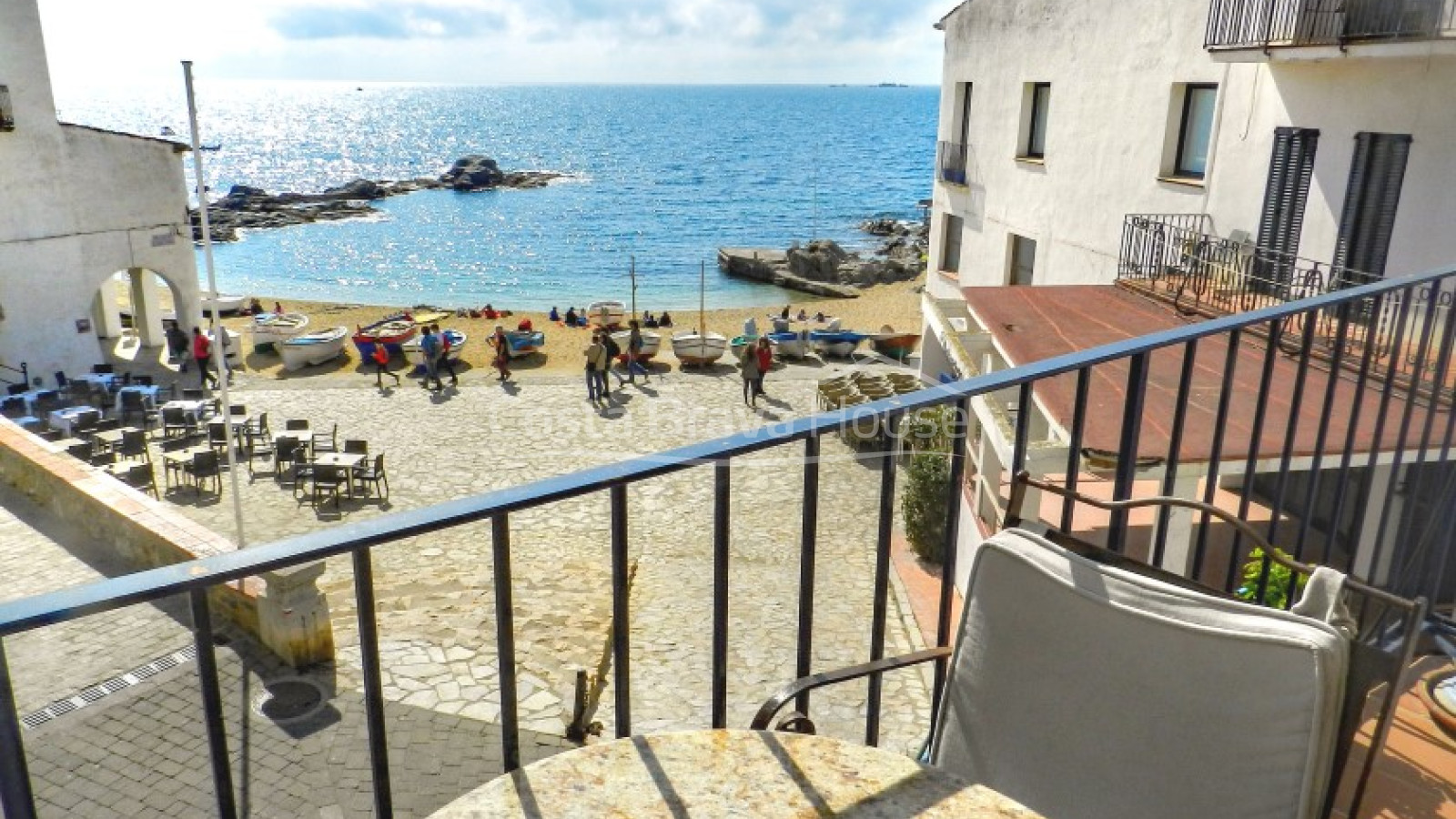 Apartamento en primera línea de mar en venta en Calella de Palafrugell